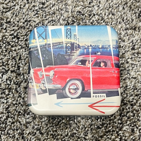 Fossil Retro Car Design Tin - Picture 1 of 3